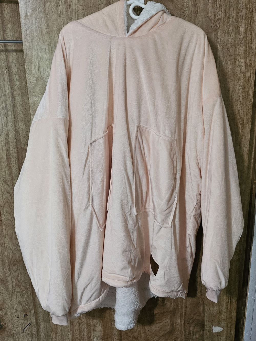 Oversized Blanket Hoodie Warm Cozy Soft Plush Pink One Size w/ pockets Dearfoams